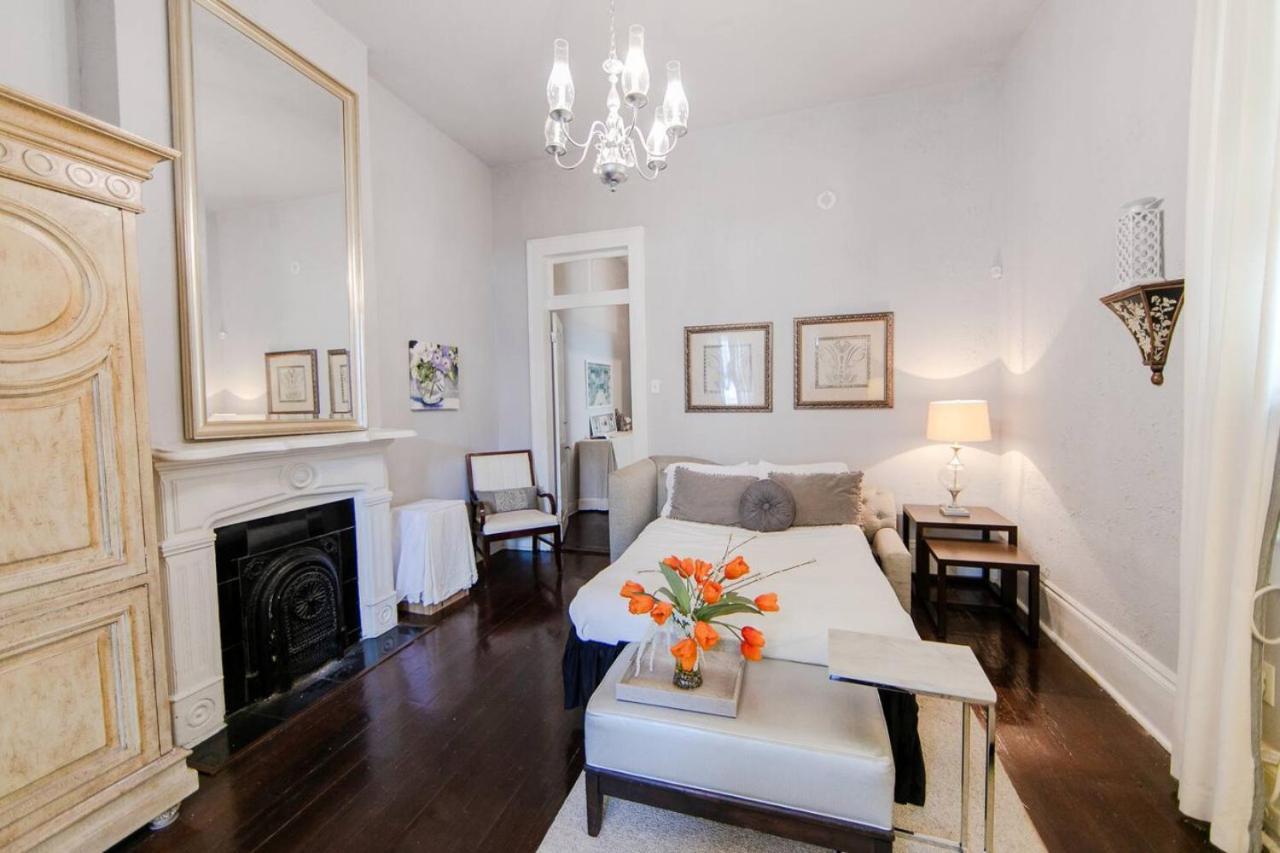 Marais Victorian - Steps To French Qtr Holiday home *