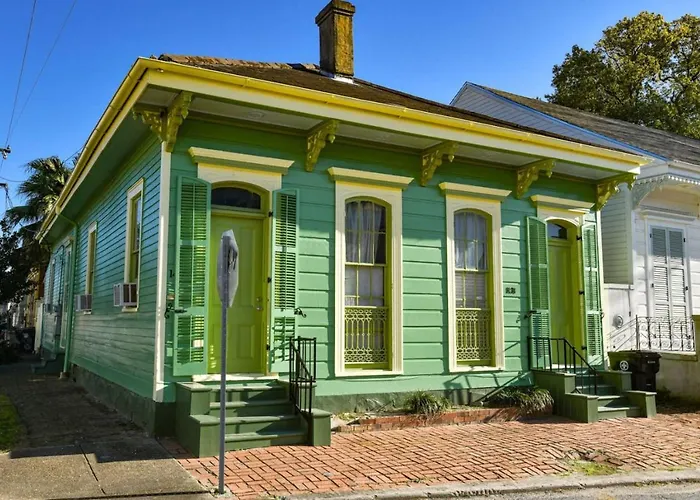 Marais Victorian - Steps To French Qtr
